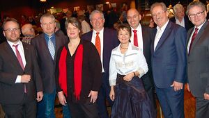 Die Spitzenkandidaten zur Kommunalwahl mit Gastredner Ude und Bezirksvorsitzenden Manfred Schaub