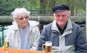 Besucher der 1. Mai-Veranstaltung Ehepaar Friedrich