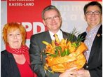 Der alte und neue UB-Vorsitzende Uwe Schmidt und die ersten Gratulanten U. Gottschalck und Ralf Pfannkuche (Schindler)